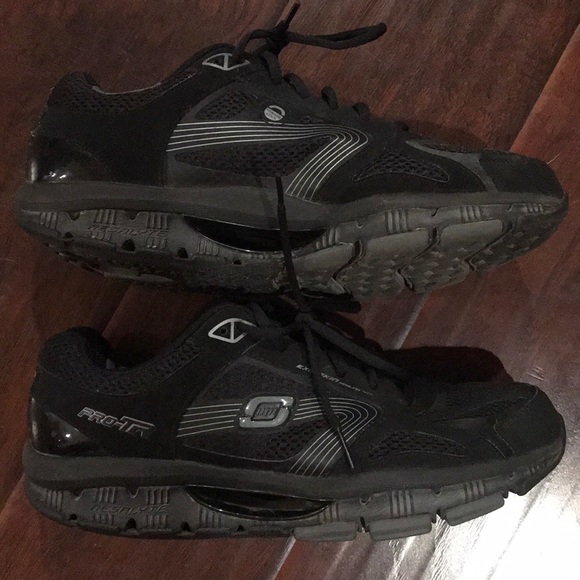 mens sketchers size 10